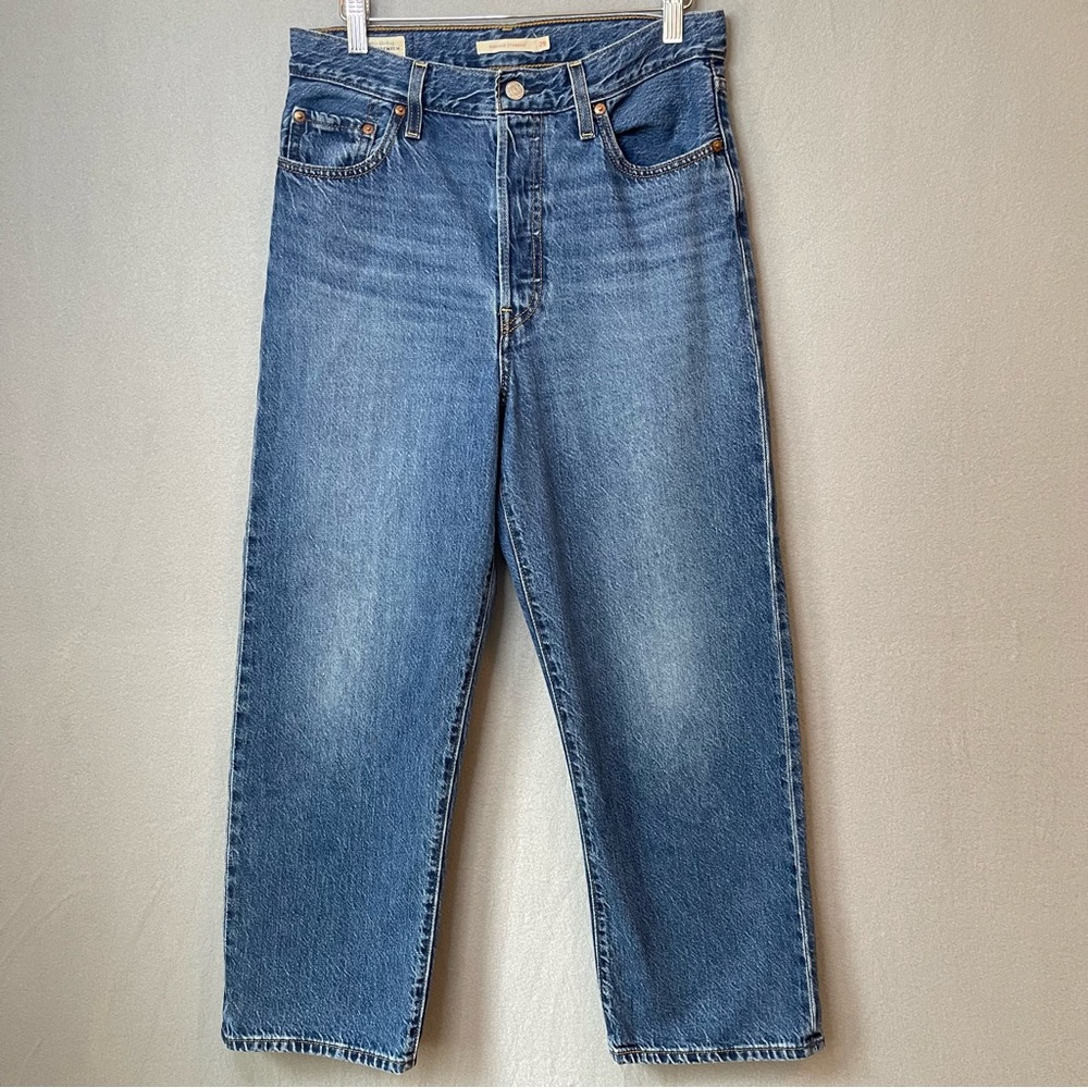 Levi’s Ribcage Straight High Rise Jeans 29 Medium Wash Button Fly Ankle
